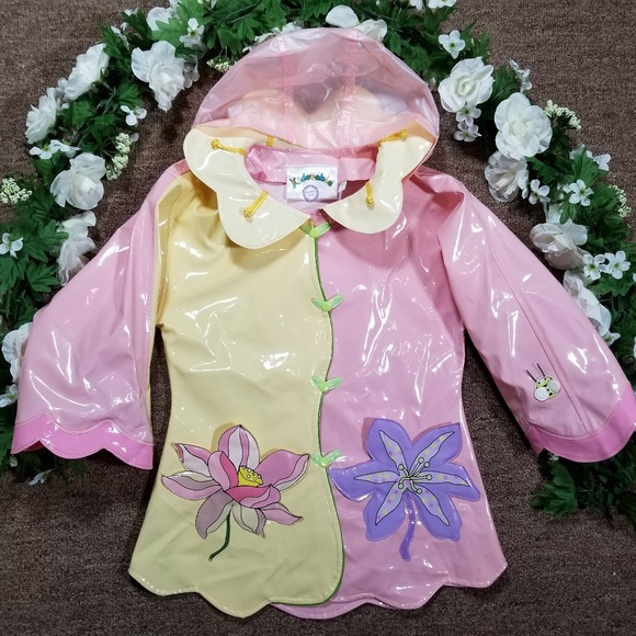 Kidorable Other - Kidorable pink & yellow lotus flower raincoat
